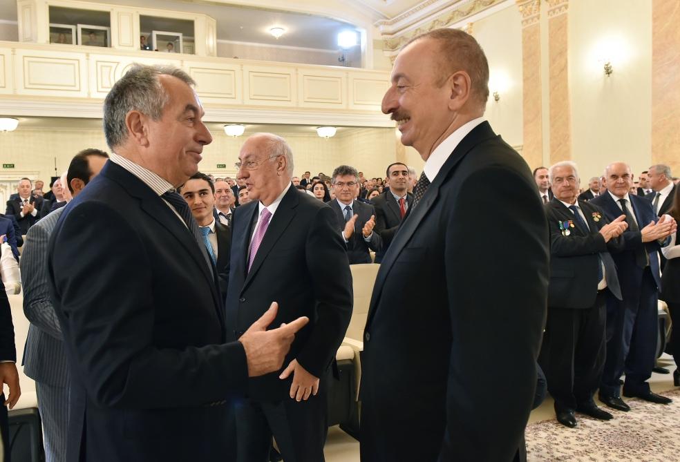 Президент Ильхам Алиев принял участие в мероприятии, посвященном 70-летию Сумгайыта (ФОТО)