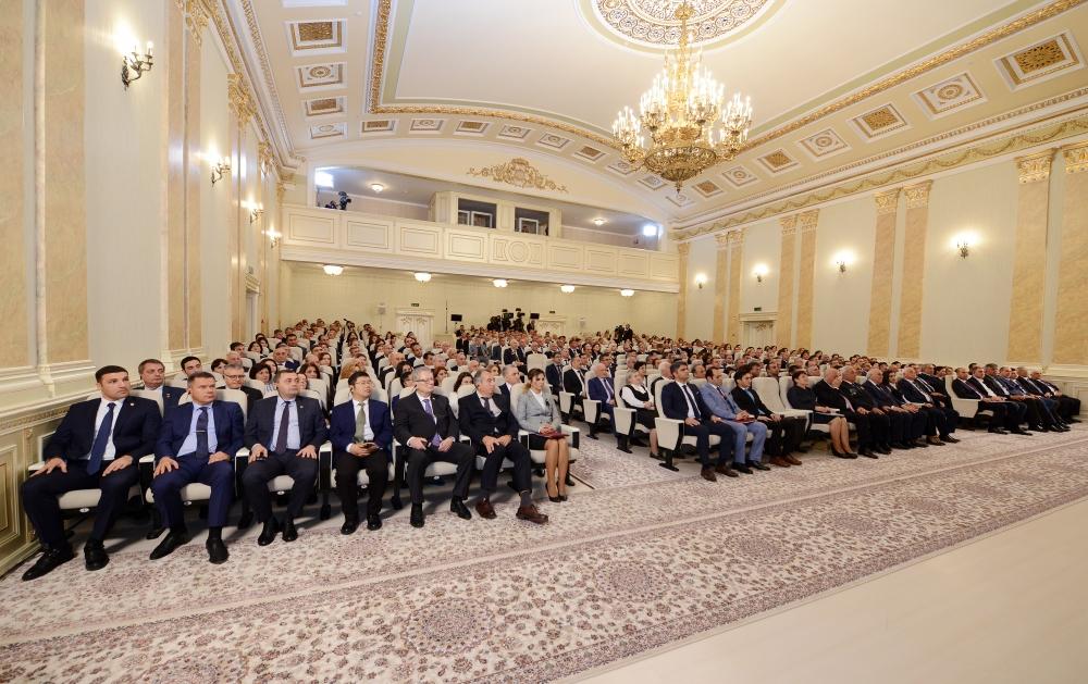 Президент Ильхам Алиев принял участие в мероприятии, посвященном 70-летию Сумгайыта (ФОТО)