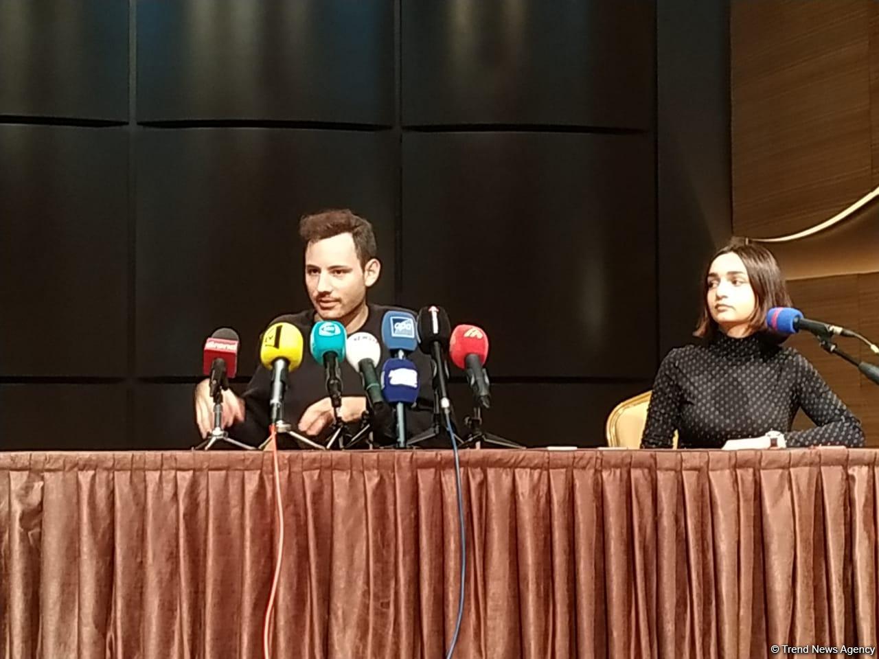 Петер Бенце - 765 нот в минуту для Баку. Синтез тара и мировых хитов (ВИДЕО, ФОТО)