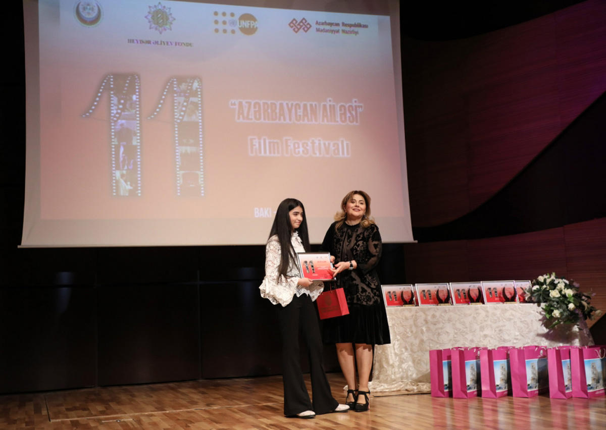 В Баку прошел гала-вечер кинофестиваля "Азербайджанская семья" и церемония награждения (ФОТО)