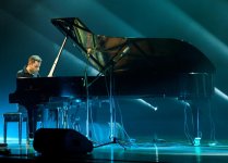 Исполнитель из Книги рекордов Гиннесса, азербайджанский тар и "Сары гялин" – потрясающий синтез (ВИДЕО, ФОТО)