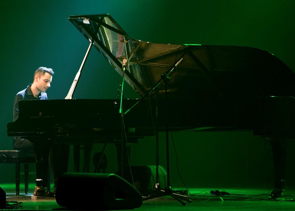 Исполнитель из Книги рекордов Гиннесса, азербайджанский тар и "Сары гялин" – потрясающий синтез (ВИДЕО, ФОТО)