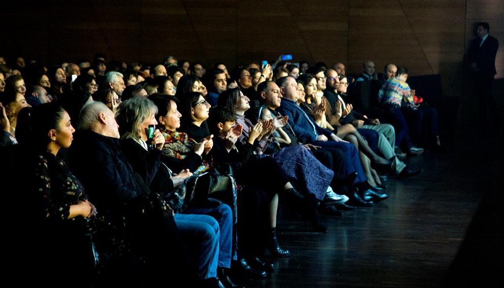 Исполнитель из Книги рекордов Гиннесса, азербайджанский тар и "Сары гялин" – потрясающий синтез (ВИДЕО, ФОТО)