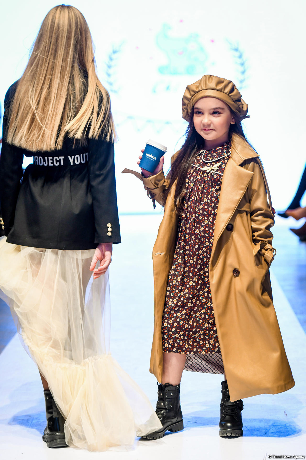 Королевская роскошь и богатые вечерние наряды  - второй день Azerbaijan Fashion Week (ФОТО)