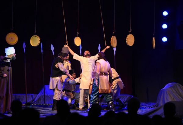 Иреванский театр отправится на гастроли по регионам Азербайджана  (ФОТО)