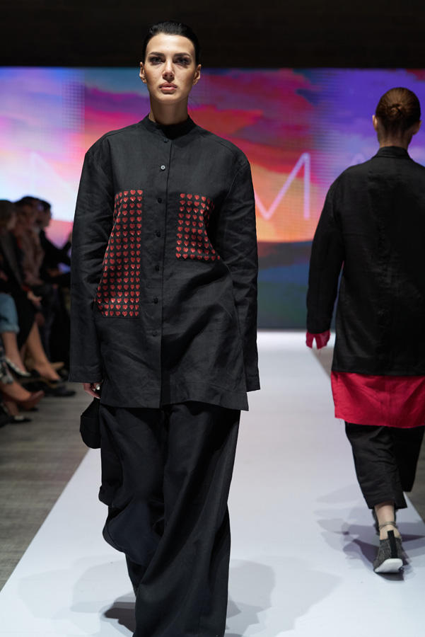 Azerbaijan Fashion Week – выход невесты в 40-кг платье с куклами, ранние браки и брутальность (ФОТО)