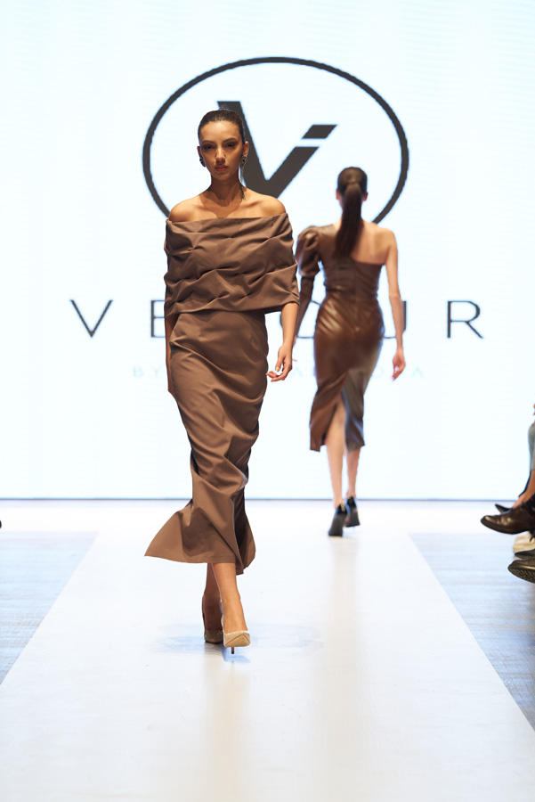 Azerbaijan Fashion Week – выход невесты в 40-кг платье с куклами, ранние браки и брутальность (ФОТО)