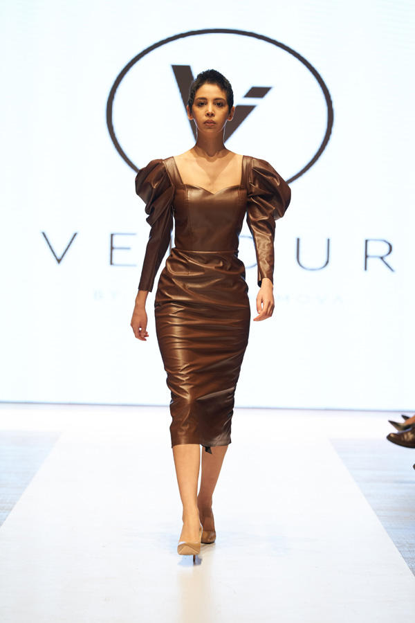 Azerbaijan Fashion Week – выход невесты в 40-кг платье с куклами, ранние браки и брутальность (ФОТО)