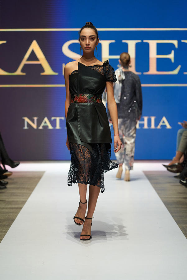 Azerbaijan Fashion Week – выход невесты в 40-кг платье с куклами, ранние браки и брутальность (ФОТО)