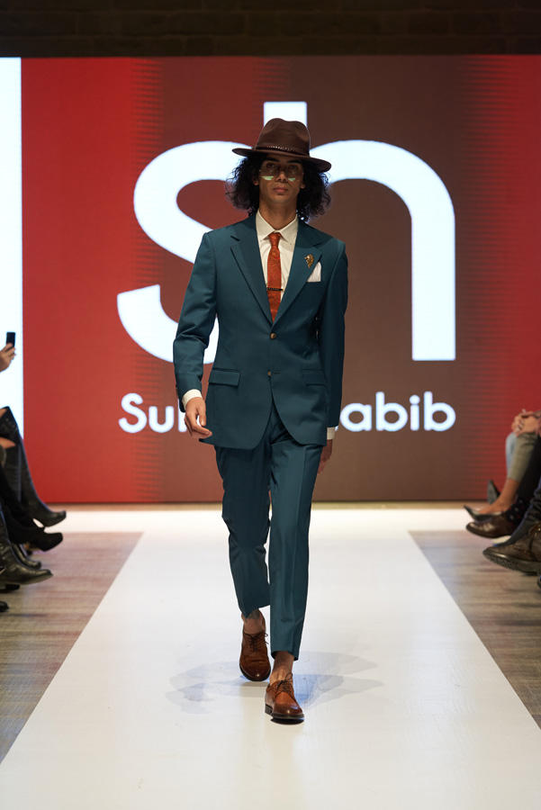 Azerbaijan Fashion Week – выход невесты в 40-кг платье с куклами, ранние браки и брутальность (ФОТО)