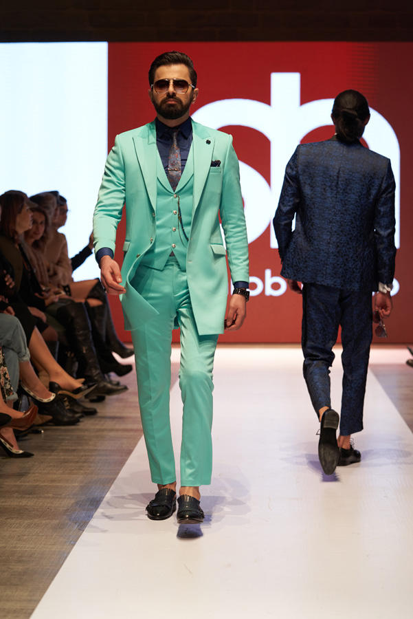 Azerbaijan Fashion Week – выход невесты в 40-кг платье с куклами, ранние браки и брутальность (ФОТО)