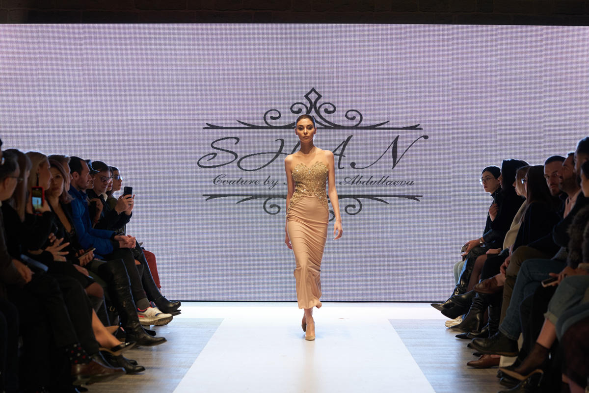 Azerbaijan Fashion Week – выход невесты в 40-кг платье с куклами, ранние браки и брутальность (ФОТО)