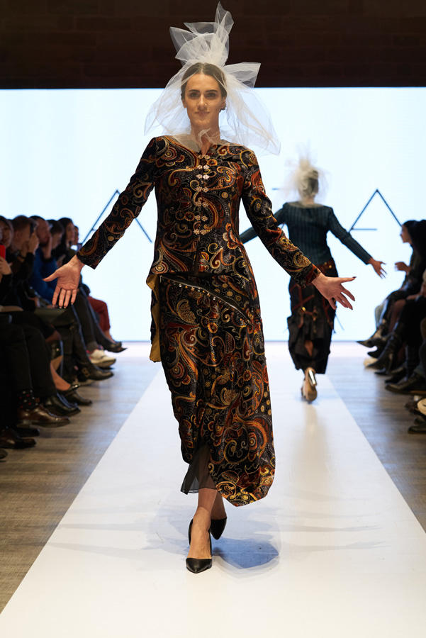 Azerbaijan Fashion Week – выход невесты в 40-кг платье с куклами, ранние браки и брутальность (ФОТО)