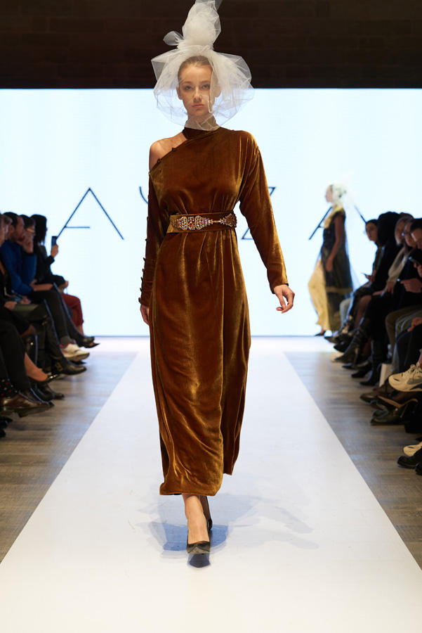 Azerbaijan Fashion Week – выход невесты в 40-кг платье с куклами, ранние браки и брутальность (ФОТО)