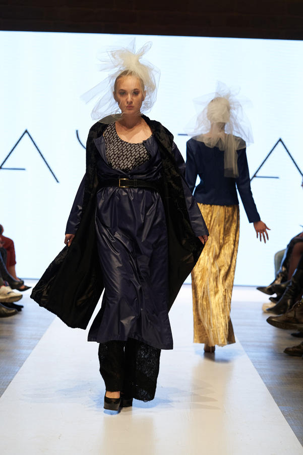 Azerbaijan Fashion Week – выход невесты в 40-кг платье с куклами, ранние браки и брутальность (ФОТО)