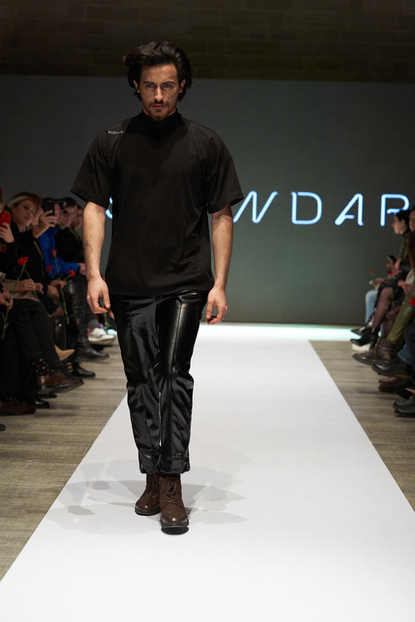 Azerbaijan Fashion Week – выход невесты в 40-кг платье с куклами, ранние браки и брутальность (ФОТО)