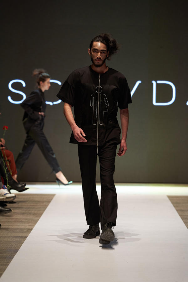 Azerbaijan Fashion Week – выход невесты в 40-кг платье с куклами, ранние браки и брутальность (ФОТО)