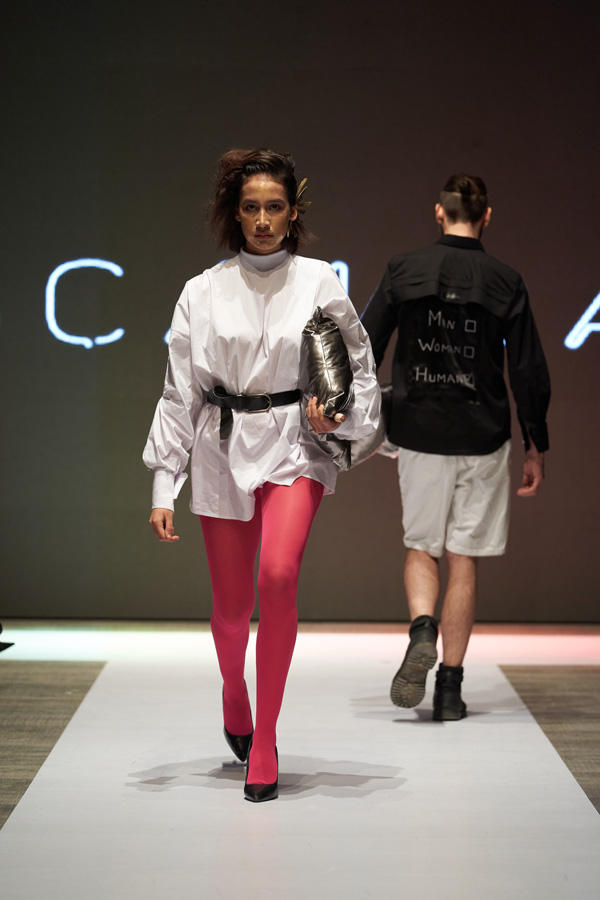 Azerbaijan Fashion Week – выход невесты в 40-кг платье с куклами, ранние браки и брутальность (ФОТО)