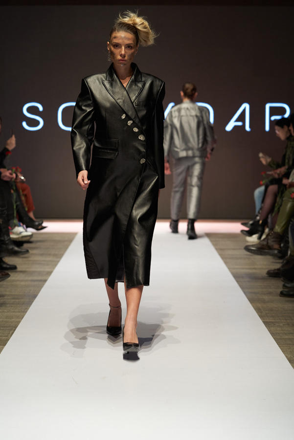 Azerbaijan Fashion Week – выход невесты в 40-кг платье с куклами, ранние браки и брутальность (ФОТО)