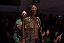 Azerbaijan Fashion Week – выход невесты в 40-кг платье с куклами, ранние браки и брутальность (ФОТО)
