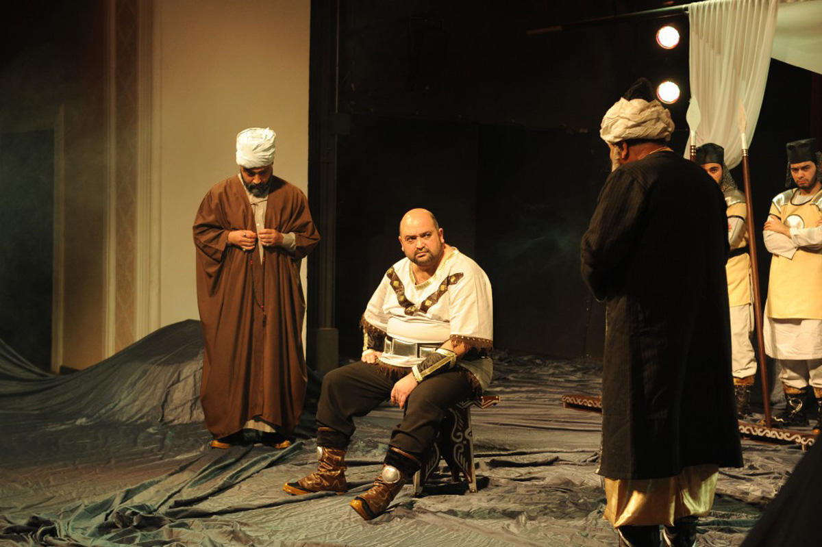 Иреванский театр отправится на гастроли по регионам Азербайджана  (ФОТО)