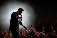 В Баку Алексей Чумаков решил помирить влюбленную пару (ФОТО)