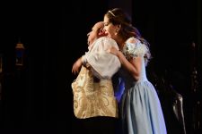 В Баку показали как бороться с невежеством и властью денег (ФОТО)