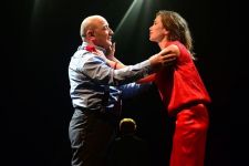 В Баку показали как бороться с невежеством и властью денег (ФОТО)