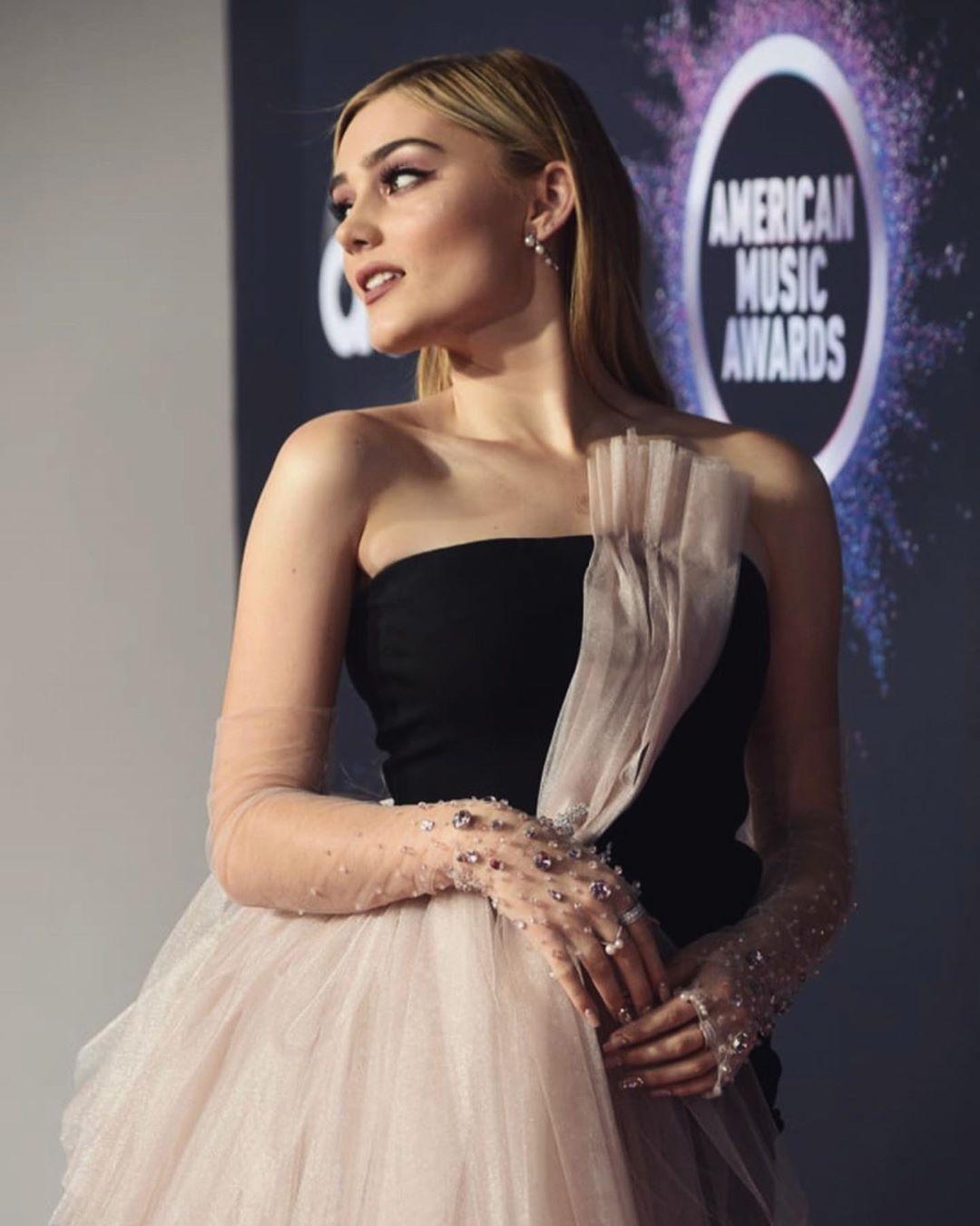 Американская актриса Мэг Доннелли выбрала азербайджанского дизайнера (ФОТО)