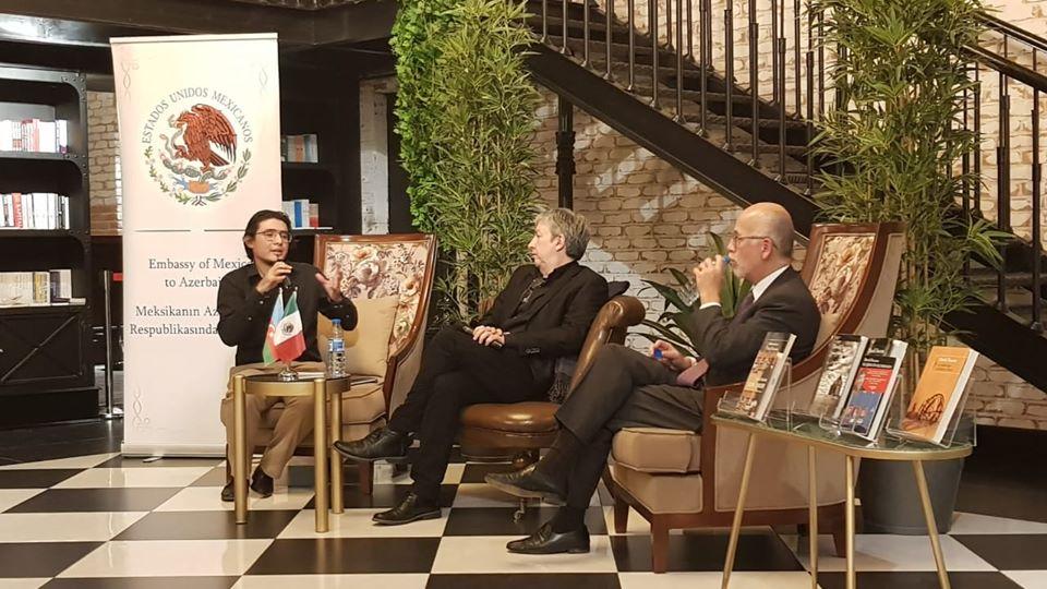 Вдохновленный Дон Кихотом Ламанчским – известный мексиканец в Баку (ФОТО)