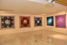 Красочные шелковые кялагаи с рисунками - языком жестов. International Day of Disabled Persons в Баку (ФОТО)