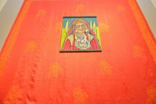 Красочные шелковые кялагаи с рисунками - языком жестов. International Day of Disabled Persons в Баку (ФОТО)