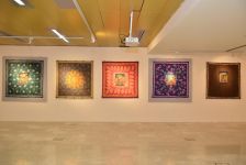 Красочные шелковые кялагаи с рисунками - языком жестов. International Day of Disabled Persons в Баку (ФОТО)