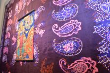 Красочные шелковые кялагаи с рисунками - языком жестов. International Day of Disabled Persons в Баку (ФОТО)