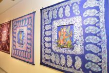 Красочные шелковые кялагаи с рисунками - языком жестов. International Day of Disabled Persons в Баку (ФОТО)