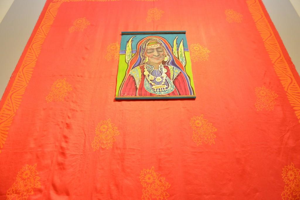 Красочные шелковые кялагаи с рисунками - языком жестов. International Day of Disabled Persons в Баку (ФОТО)