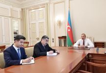 Президент Ильхам Алиев принял новоназначенных глав исполнительной власти Гаджигабульского района и города Нафталан (ФОТО)