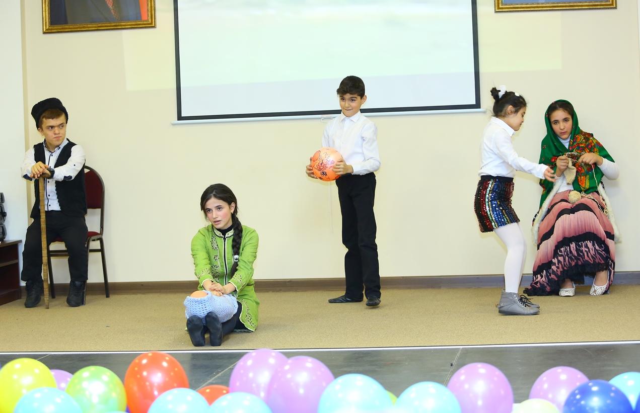 Мода без границ! В Баку прошло дефиле детей с ограниченными возможностями здоровья (ФОТО)