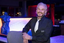 Анатолий Алешин отметил юбилей в Баку дискотекой для среднего поколения (ВИДЕО, ФОТО)