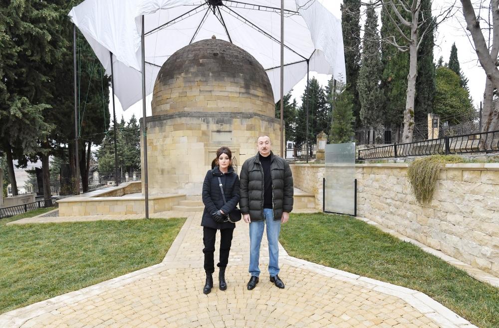 Президент Азербайджана Ильхам Алиев и Первая леди Мехрибан Алиева ознакомились с работами по благоустройству, проведенными вокруг усыпальницы Шаххандан в Шамахы (ФОТО) (Версия 2)