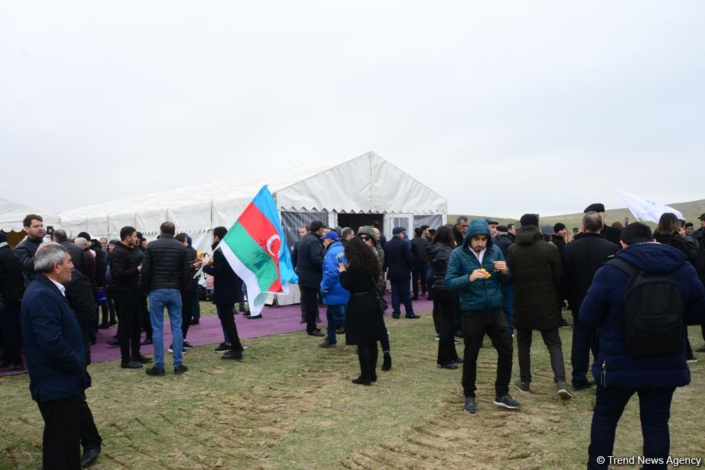 Праздник в Мушфигабаде - акция по посадке 650 тыс. деревьев, концертная программа, знаменитости (ФОТО)