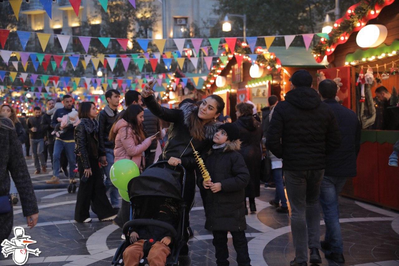 Фонд Nargis проводит традиционную благотворительную ярмарку "Холодные руки, горячее сердце" (ФОТО)