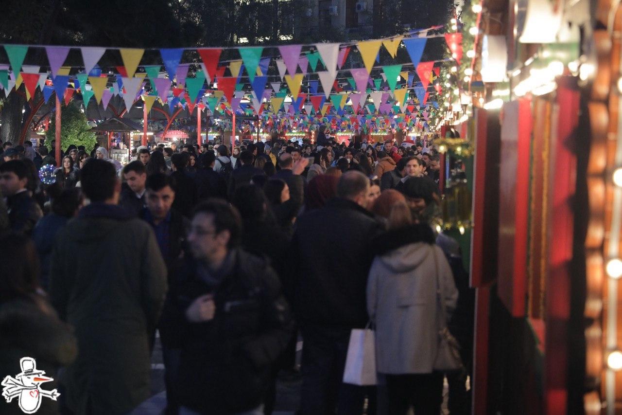 Фонд Nargis проводит традиционную благотворительную ярмарку "Холодные руки, горячее сердце" (ФОТО)