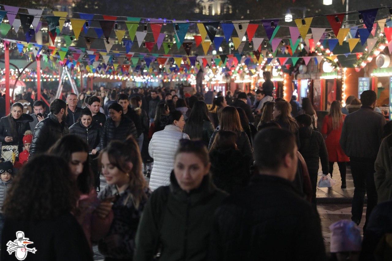 Фонд Nargis проводит традиционную благотворительную ярмарку "Холодные руки, горячее сердце" (ФОТО)