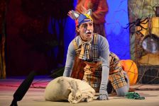 Вереница испытаний и множество приключений – в Баку появился веселый Эльф (ФОТО)