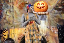 Вереница испытаний и множество приключений – в Баку появился веселый Эльф (ФОТО)