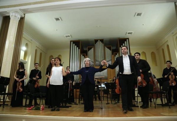 В честь короля инструментов в Баку прошел международный фестиваль (ФОТО)