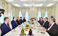 Состоялся рабочий обед Президента Азербайджана с Королем Иордании (ФОТО) (версия 2)