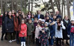 Ботанический сад Баку превратился в сказочный лес с Амазонками, Лешим и Баба-ягой (ВИДЕО, ФОТО)