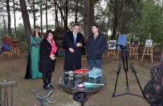 Ботанический сад Баку превратился в сказочный лес с Амазонками, Лешим и Баба-ягой (ВИДЕО, ФОТО)